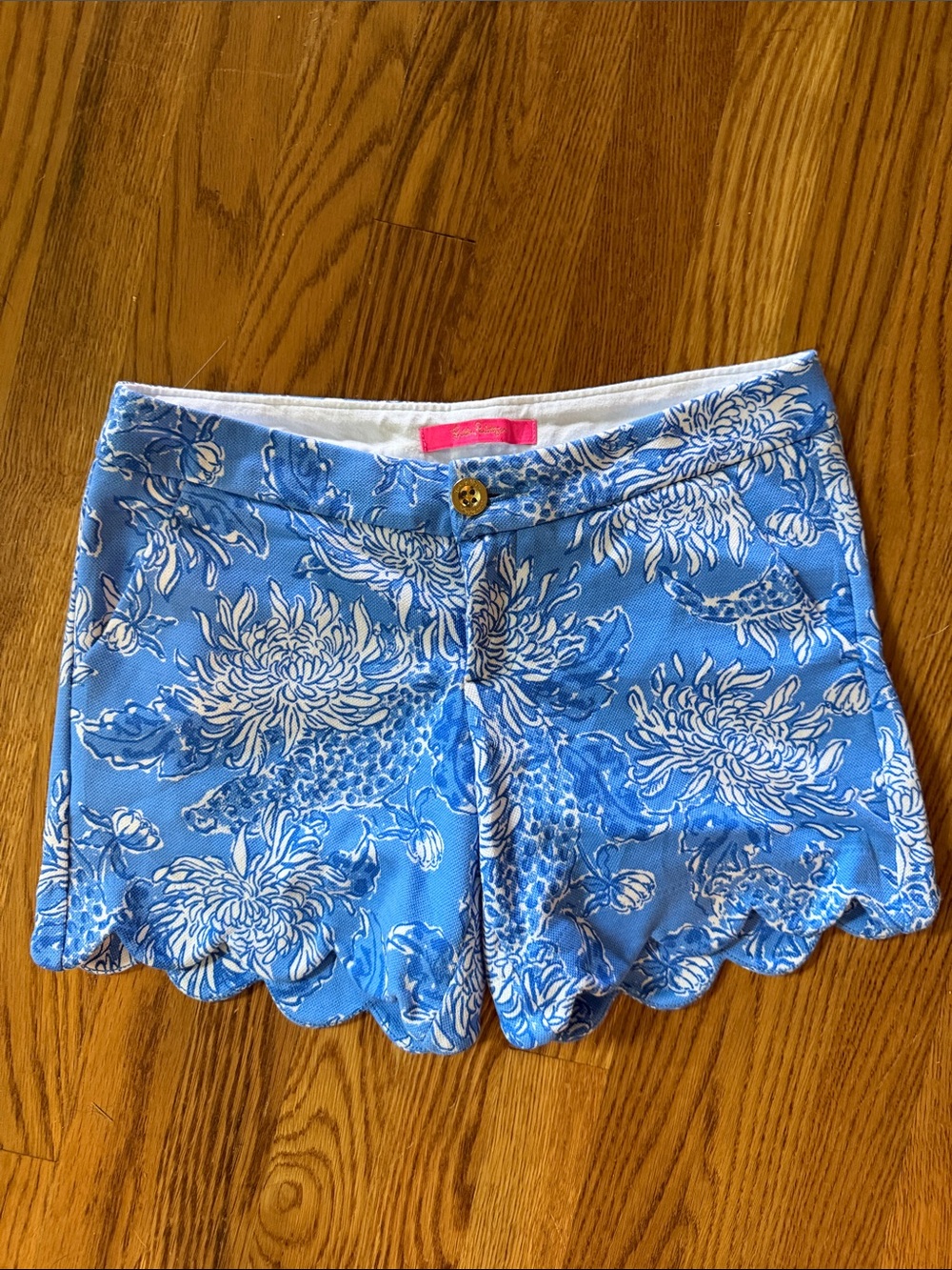 Lilly Pulitzer Blue Floral Scallop Hem Women's Shorts